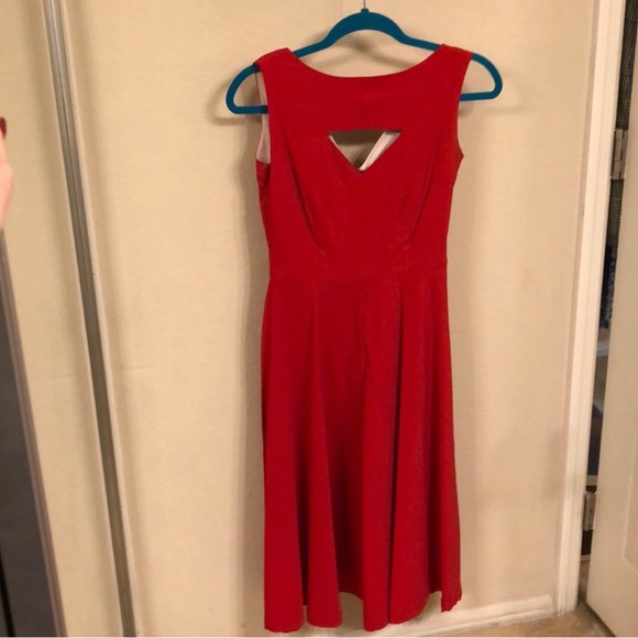 Bettie Page Jazmine Keyhole Pinup Red & White
Dress Swing Dancing - Picture 6 of 10